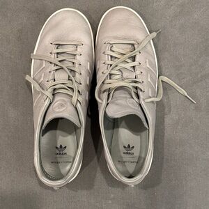 Adidas wings + horns Light Gray Leather Sneakers (men’s 10)